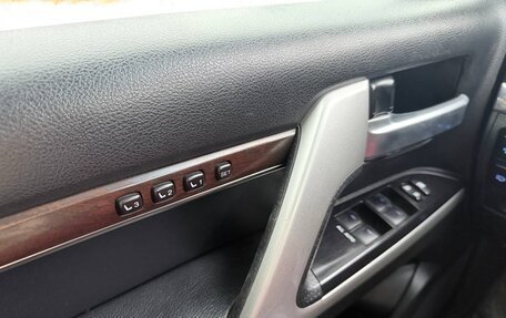 Toyota Land Cruiser 200, 2018 год, 6 877 000 рублей, 24 фотография