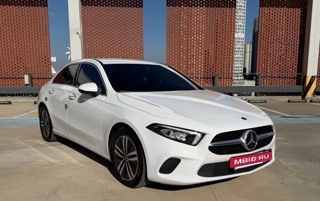 Mercedes-Benz A-Класс, 2022 год, 2 740 000 рублей, 2 фотография