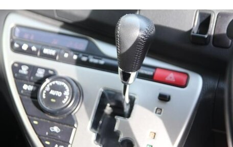 Toyota ISis I, 2013 год, 1 090 000 рублей, 10 фотография