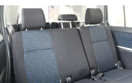 Toyota ISis I, 2013 год, 1 090 000 рублей, 13 фотография