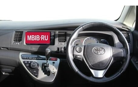 Toyota ISis I, 2013 год, 1 090 000 рублей, 15 фотография
