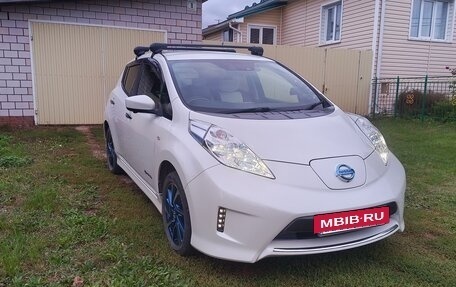 Nissan Leaf I, 2016 год, 900 000 рублей, 3 фотография
