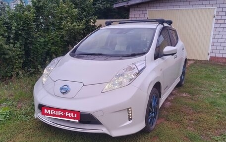 Nissan Leaf I, 2016 год, 900 000 рублей, 2 фотография