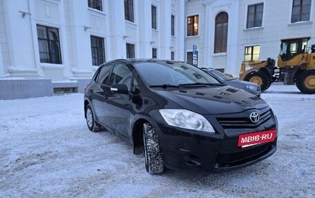 Toyota Auris II, 2011 год, 699 000 рублей, 3 фотография