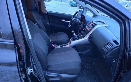 Toyota Auris II, 2011 год, 699 000 рублей, 15 фотография