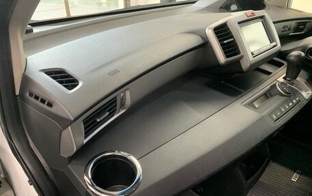 Honda Freed I, 2012 год, 823 000 рублей, 12 фотография