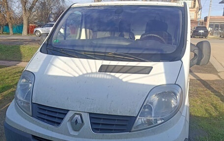 Renault Trafic, 2010 год, 1 100 000 рублей, 2 фотография