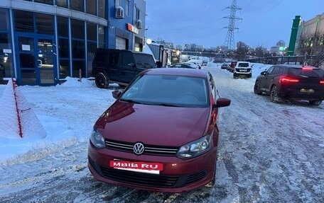 Volkswagen Polo VI (EU Market), 2011 год, 640 000 рублей, 2 фотография