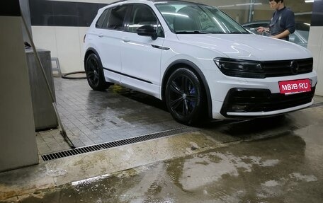 Volkswagen Tiguan II, 2018 год, 3 200 000 рублей, 3 фотография