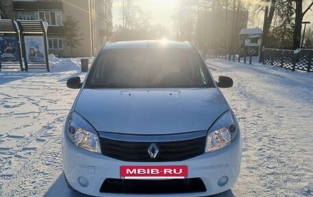 Renault Sandero I, 2014 год, 600 000 рублей, 2 фотография