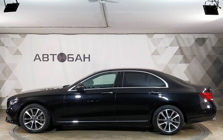 Mercedes-Benz E-Класс, 2019 год, 3 460 000 рублей, 4 фотография