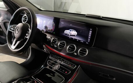 Mercedes-Benz E-Класс, 2019 год, 3 460 000 рублей, 18 фотография