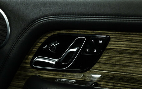 Land Rover Range Rover IV рестайлинг, 2018 год, 6 300 000 рублей, 19 фотография