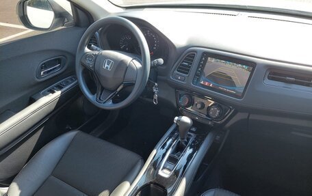 Honda Vezel, 2022 год, 1 899 900 рублей, 3 фотография