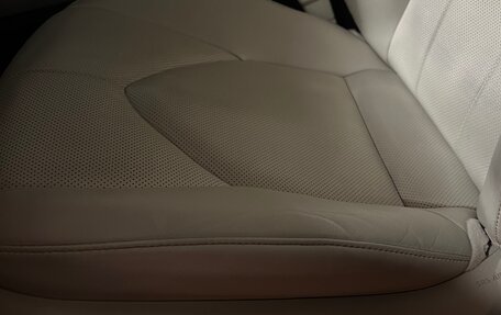 Toyota Highlander, 2022 год, 6 000 000 рублей, 23 фотография