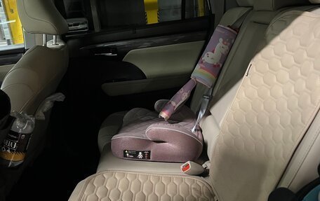 Toyota Highlander, 2022 год, 6 000 000 рублей, 25 фотография