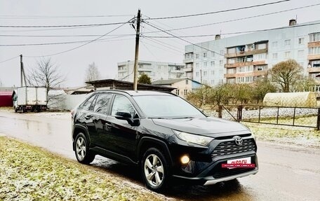 Toyota RAV4, 2021 год, 3 100 000 рублей, 3 фотография
