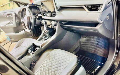 Toyota RAV4, 2021 год, 3 100 000 рублей, 9 фотография