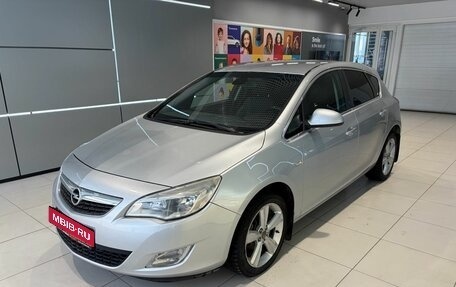 Opel Astra J, 2011 год, 599 000 рублей, 1 фотография