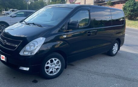 Hyundai H-1 II рестайлинг, 2010 год, 1 350 000 рублей, 5 фотография