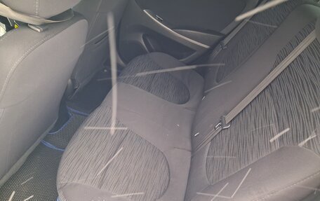 Hyundai Solaris II рестайлинг, 2015 год, 890 000 рублей, 6 фотография