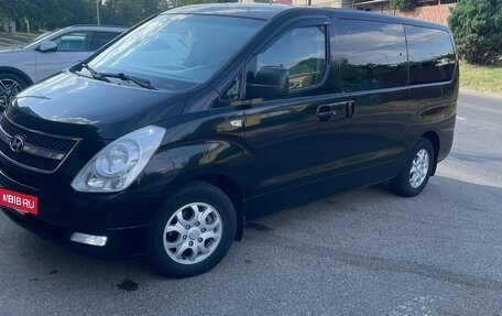 Hyundai H-1 II рестайлинг, 2010 год, 1 350 000 рублей, 3 фотография