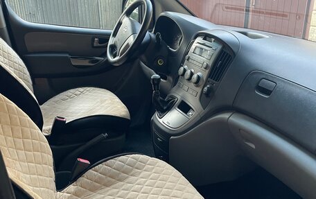 Hyundai H-1 II рестайлинг, 2010 год, 1 350 000 рублей, 8 фотография