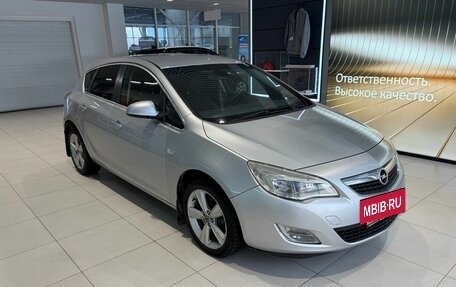 Opel Astra J, 2011 год, 599 000 рублей, 3 фотография