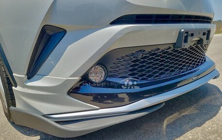 Toyota C-HR I рестайлинг, 2017 год, 2 000 000 рублей, 8 фотография