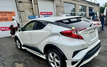 Toyota C-HR I рестайлинг, 2017 год, 2 000 000 рублей, 3 фотография