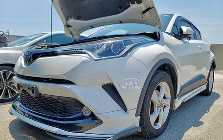 Toyota C-HR I рестайлинг, 2017 год, 2 000 000 рублей, 15 фотография