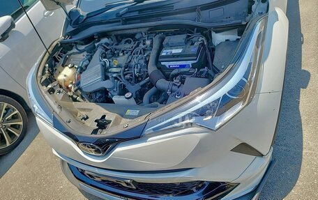 Toyota C-HR I рестайлинг, 2017 год, 2 000 000 рублей, 18 фотография