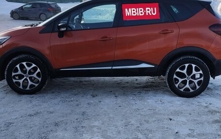 Renault Kaptur I рестайлинг, 2017 год, 1 050 000 рублей, 4 фотография
