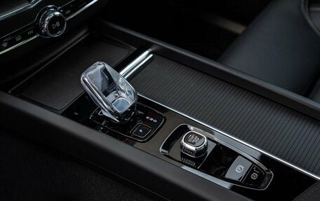 Volvo XC60 II, 2025 год, 9 700 000 рублей, 17 фотография