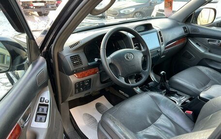 Toyota Land Cruiser Prado 120 рестайлинг, 2004 год, 2 229 000 рублей, 10 фотография