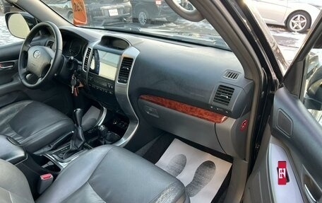 Toyota Land Cruiser Prado 120 рестайлинг, 2004 год, 2 229 000 рублей, 12 фотография