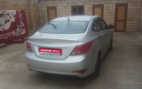 Hyundai Solaris II рестайлинг, 2015 год, 750 000 рублей, 1 фотография