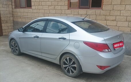 Hyundai Solaris II рестайлинг, 2015 год, 750 000 рублей, 5 фотография