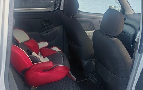 Toyota FunCargo, 2001 год, 400 000 рублей, 9 фотография