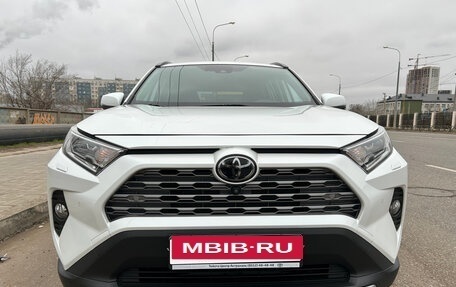 Toyota RAV4, 2019 год, 3 500 000 рублей, 2 фотография