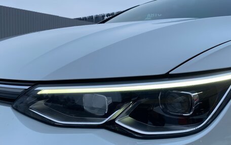 Volkswagen Golf VIII, 2021 год, 2 550 000 рублей, 19 фотография