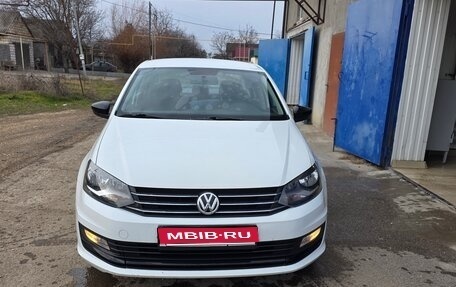 Volkswagen Polo VI (EU Market), 2017 год, 950 000 рублей, 1 фотография