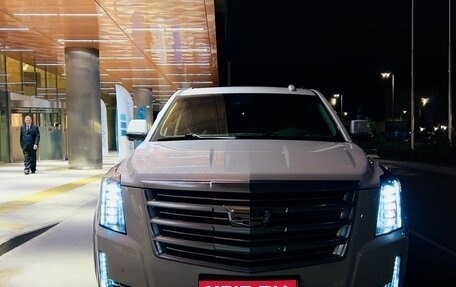 Cadillac Escalade IV, 2016 год, 4 550 000 рублей, 1 фотография