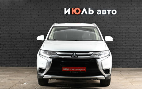 Mitsubishi Outlander III рестайлинг 3, 2018 год, 2 060 000 рублей, 2 фотография