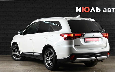 Mitsubishi Outlander III рестайлинг 3, 2018 год, 2 060 000 рублей, 8 фотография