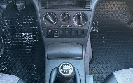 Volkswagen Polo III рестайлинг, 2001 год, 229 000 рублей, 16 фотография