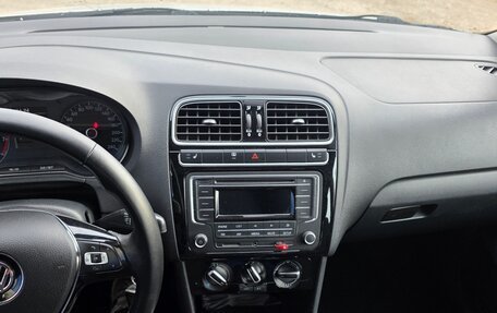 Volkswagen Polo VI (EU Market), 2017 год, 950 000 рублей, 9 фотография