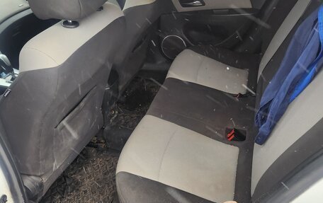 Chevrolet Cruze II, 2013 год, 700 000 рублей, 6 фотография