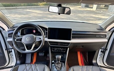 Volkswagen Tiguan II, 2023 год, 2 350 000 рублей, 6 фотография