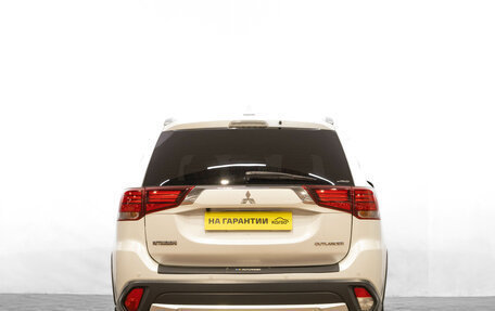 Mitsubishi Outlander III рестайлинг 3, 2017 год, 1 759 000 рублей, 4 фотография